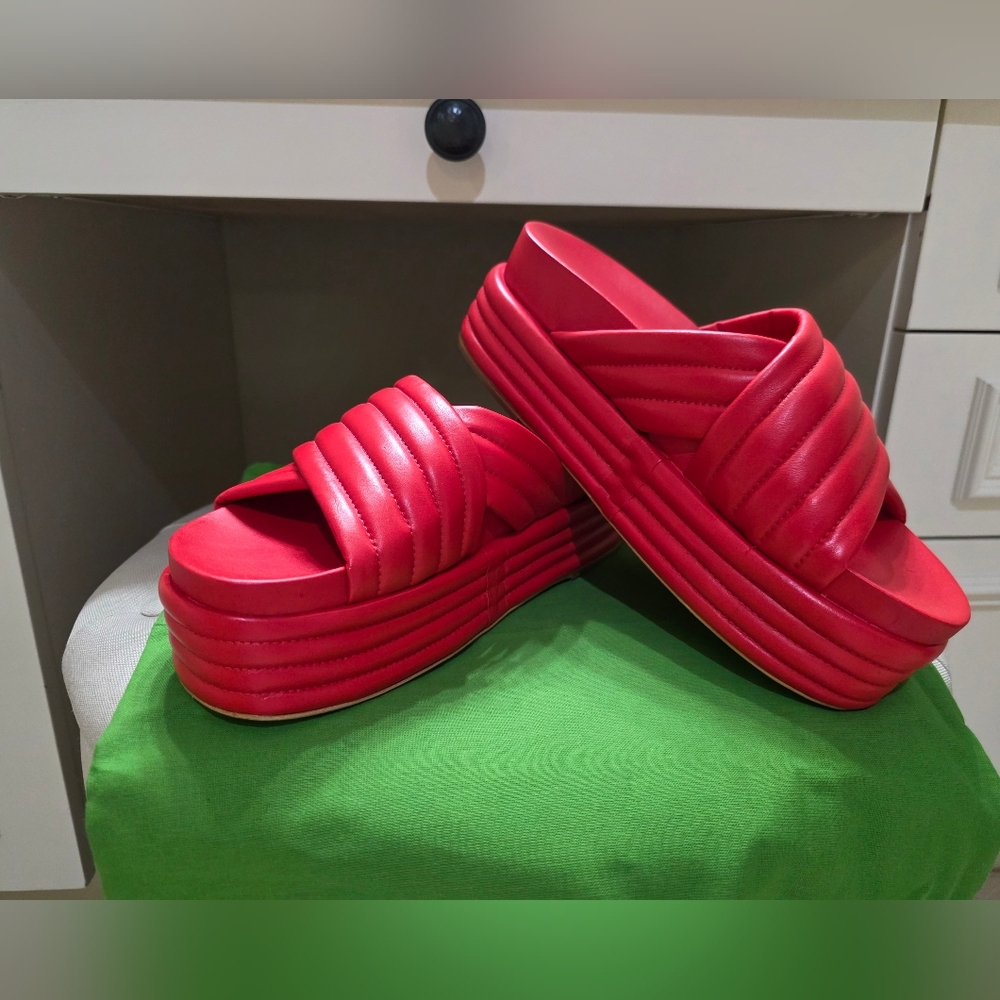 Red Puff Platform Sandal - Picture 8 of 10